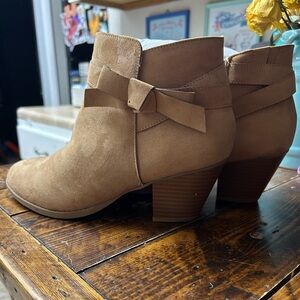 Torrid Bow Accent Tan Ankle Booties